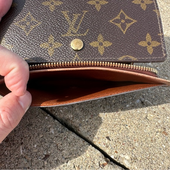 Louis Vuitton Monogram Tressor wallet - Picture 10 of 13